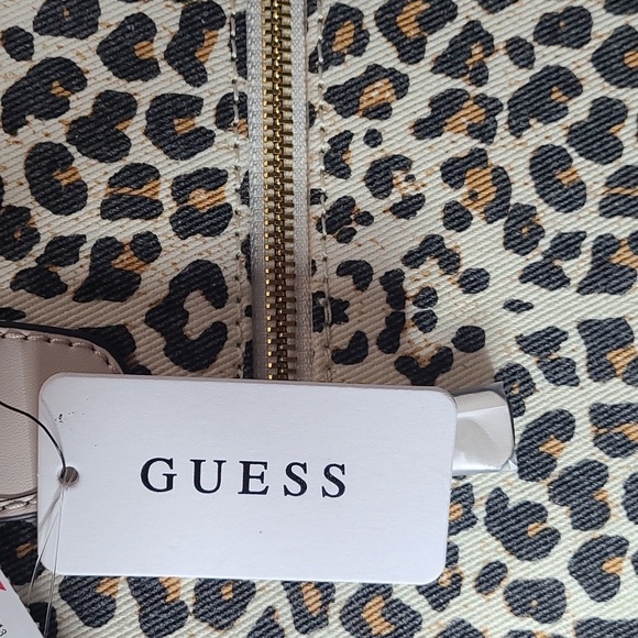 NWT Guess Izzy Leopard Print Tote Bag - Picture 9 of 9